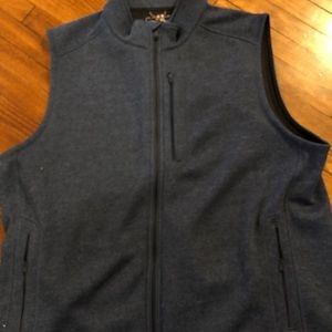 *New* Men’s Vineyard Vines Vest